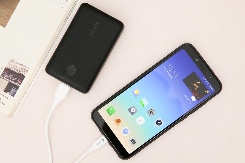 Sạc dự ph&ograve;ng Anker PowerCore Select A1223 nhỏ gọn, kh&ocirc;ng chiếm nhiều diện t&iacute;ch của t&uacute;i x&aacute;ch hay balo